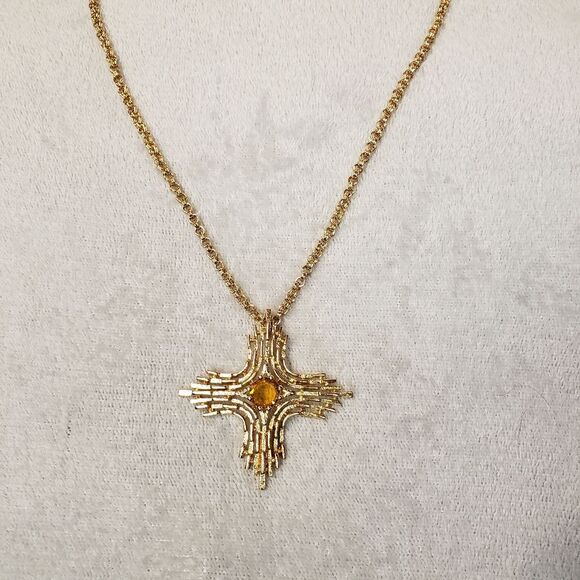 Gold Cross Coventry Pendant Necklace - Picture 5 of 10
